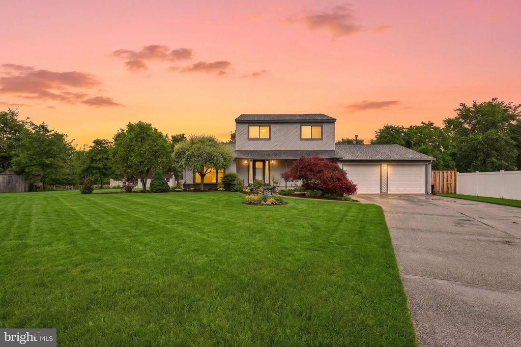 5 ELLIS COURT, Monmouth Junction, NJ 08852