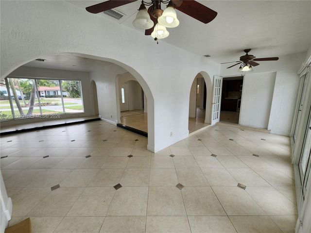 4233 S Jackson St, Hollywood, FL 33021