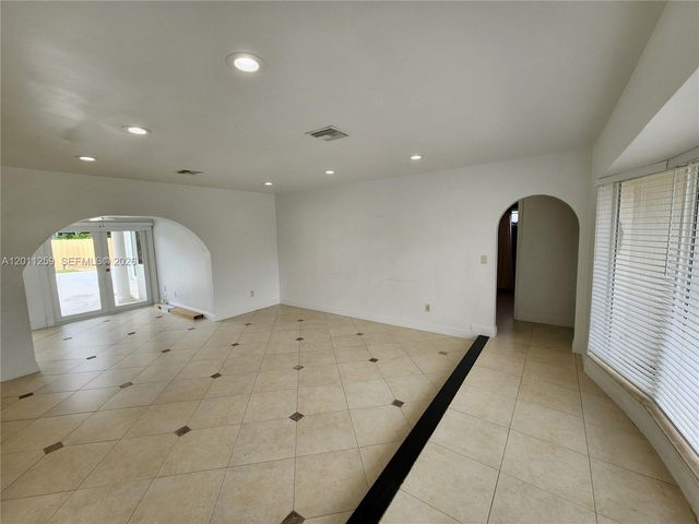 4233 S Jackson St, Hollywood, FL 33021