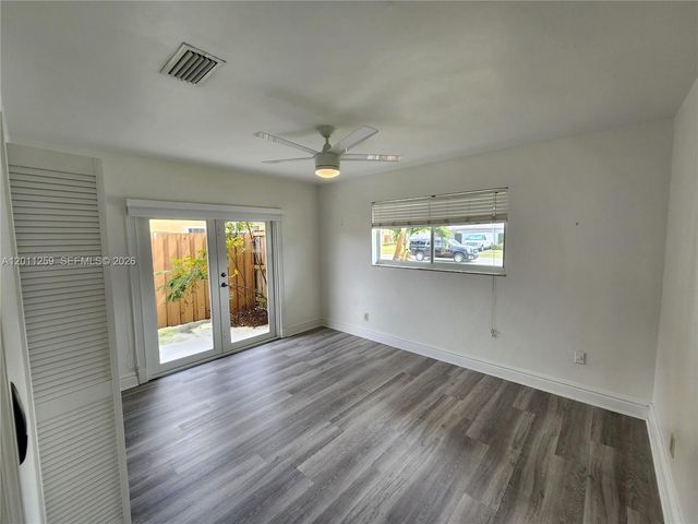 4233 S Jackson St, Hollywood, FL 33021