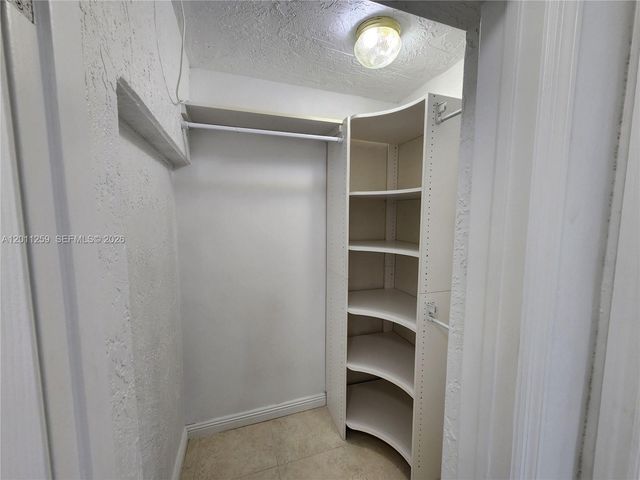 4233 S Jackson St, Hollywood, FL 33021