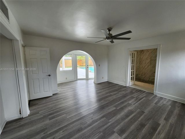 4233 S Jackson St, Hollywood, FL 33021