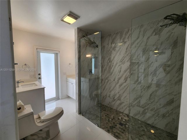 4233 S Jackson St, Hollywood, FL 33021
