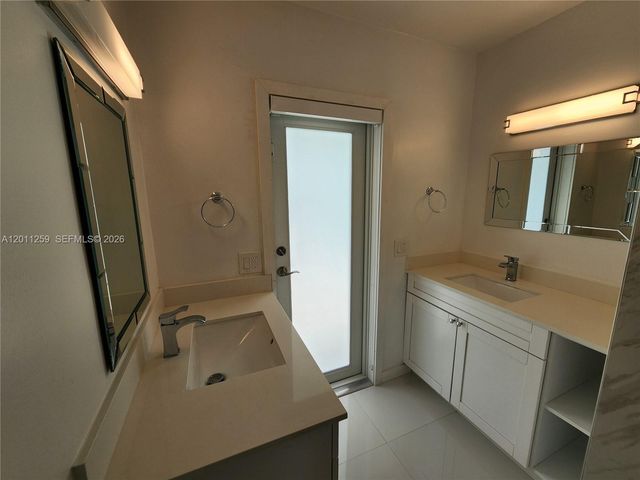 4233 S Jackson St, Hollywood, FL 33021