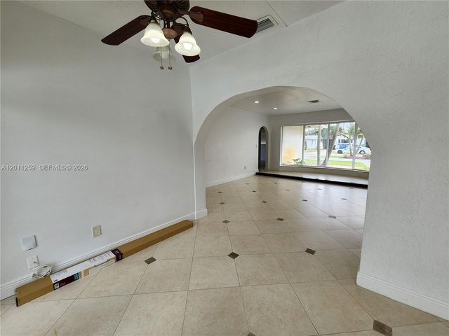 4233 S Jackson St, Hollywood, FL 33021