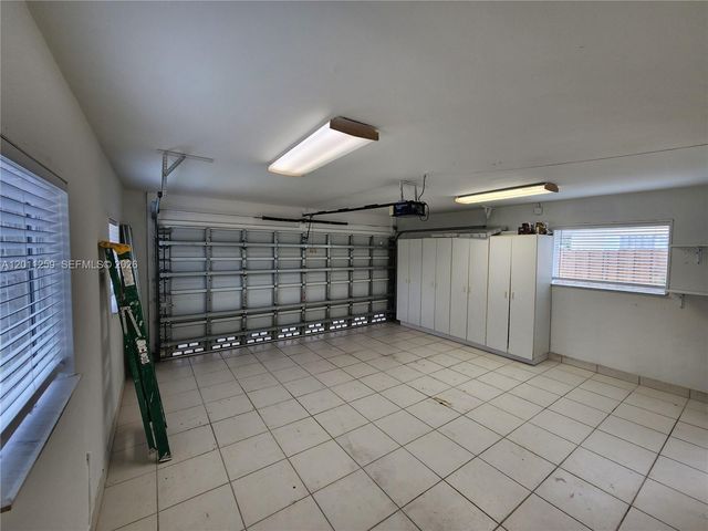 4233 S Jackson St, Hollywood, FL 33021