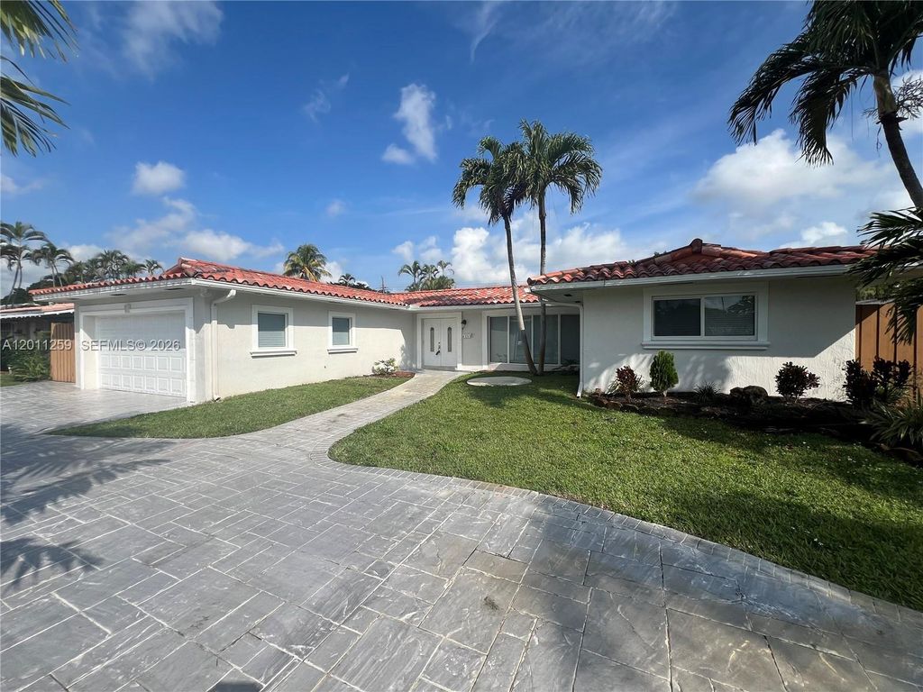 4233 S Jackson St, Hollywood, FL 33021