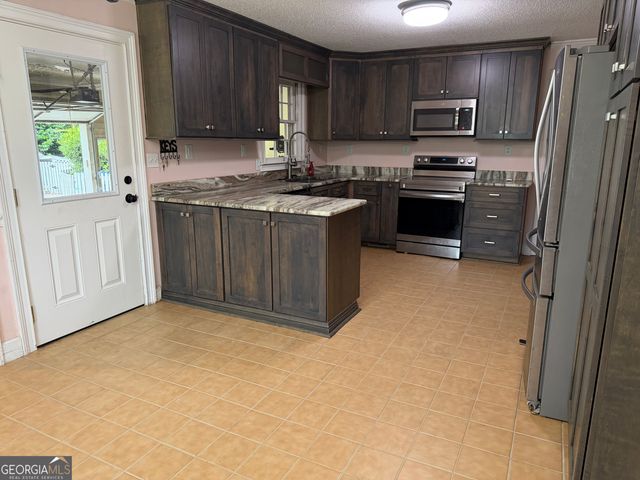 1207 Chennault Drive, Dublin, GA 31021