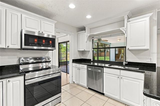 1507 POINSETTIA AVENUE, Tarpon Springs, FL 34689