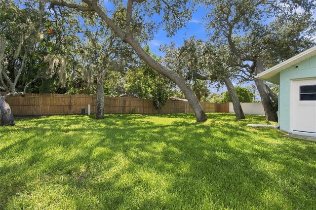 1507 POINSETTIA AVENUE, Tarpon Springs, FL 34689