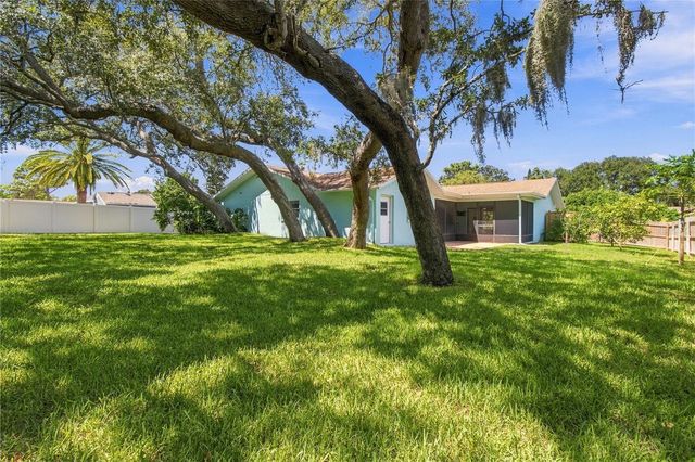 1507 POINSETTIA AVENUE, Tarpon Springs, FL 34689