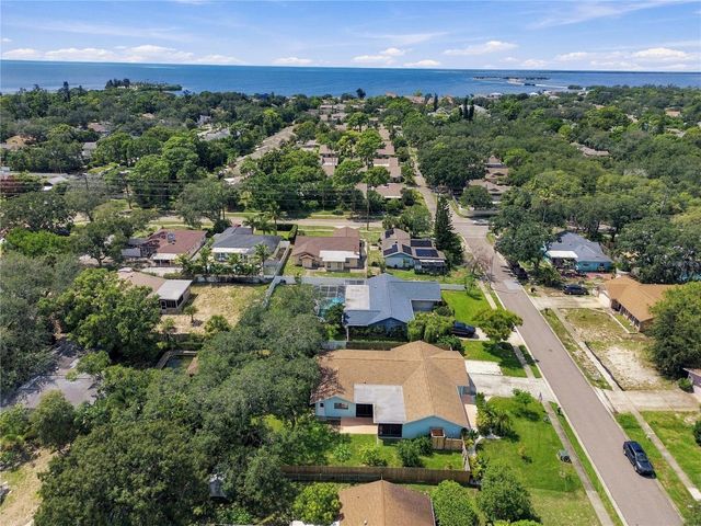 1507 POINSETTIA AVENUE, Tarpon Springs, FL 34689