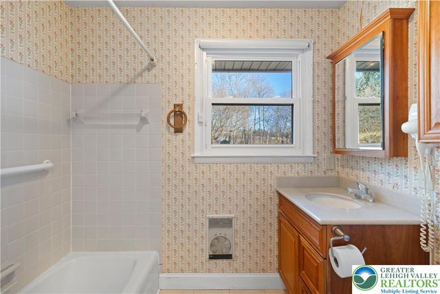 961 Passer Road, Springfield Twp, PA 18036