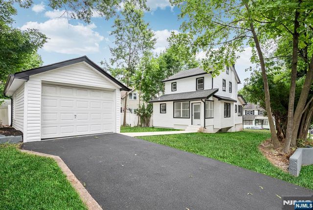 1470 Gaylord Terrace, Teaneck, NJ 07666