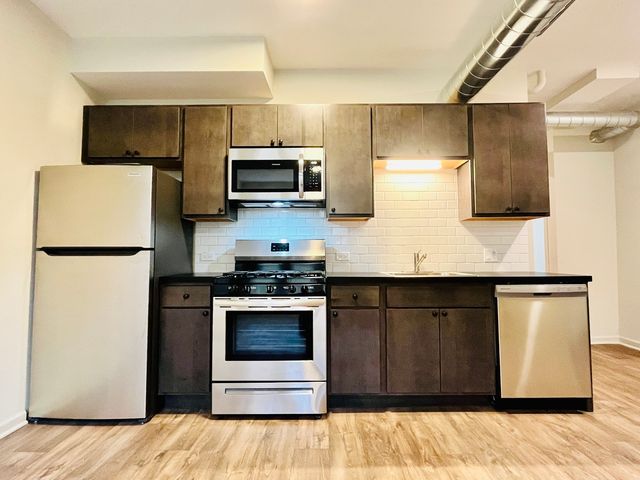 2752 W 14 Street, Chicago, IL 60608