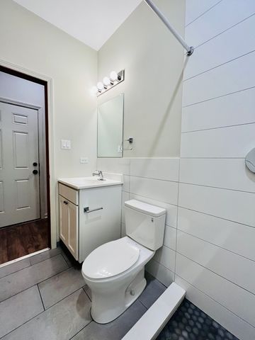 2752 W 14 Street, Chicago, IL 60608