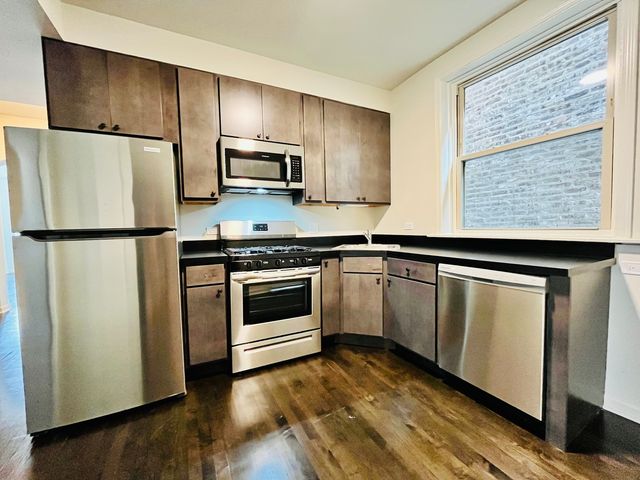 2752 W 14 Street, Chicago, IL 60608