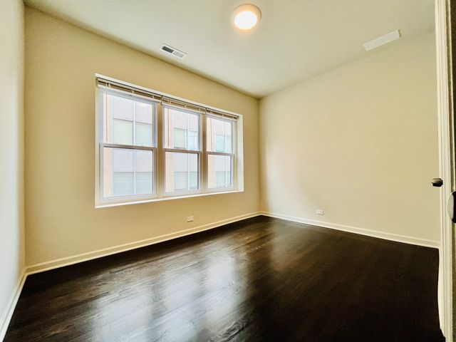 2752 W 14 Street, Chicago, IL 60608