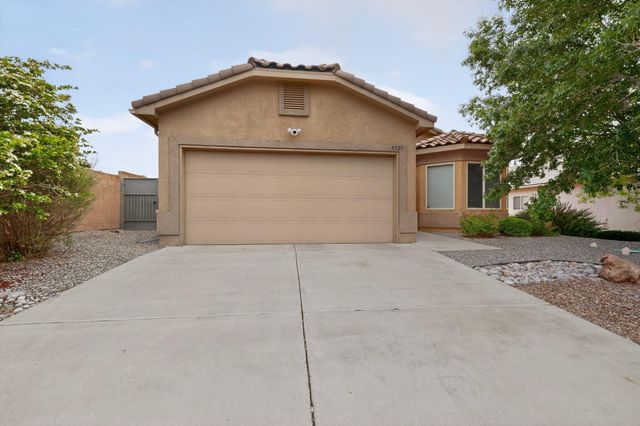 8323 Chilte Pine Road NW, Albuquerque, NM 87120