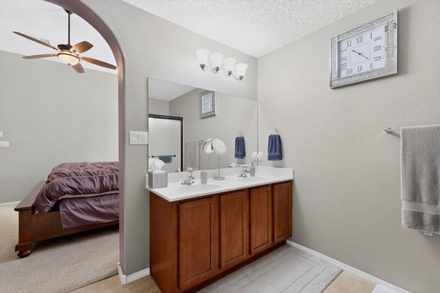 8323 Chilte Pine Road NW, Albuquerque, NM 87120