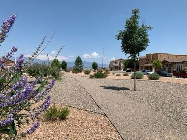 8323 Chilte Pine Road NW, Albuquerque, NM 87120