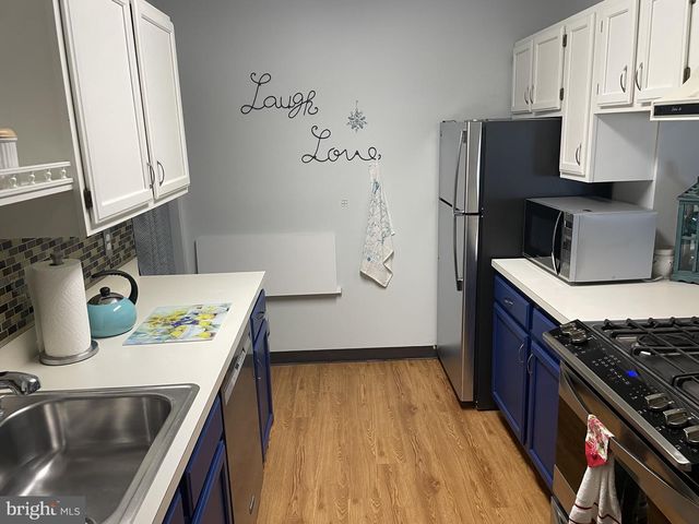 1907 WATERS EDGE DR #128, Newark, DE 19702