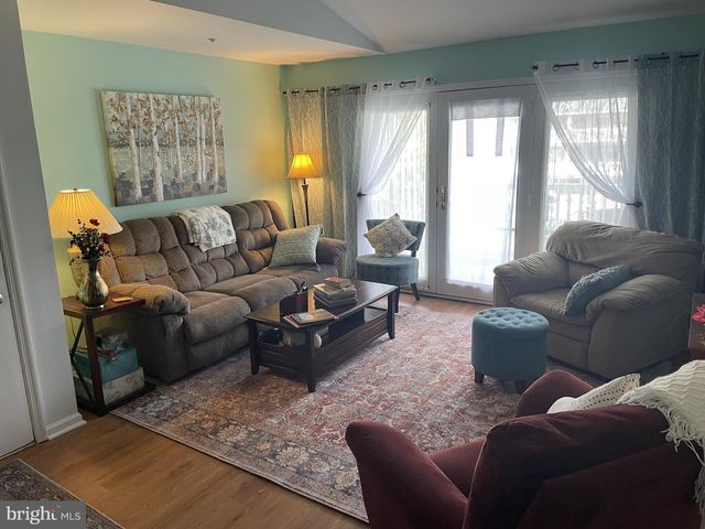 1907 WATERS EDGE DR #128, Newark, DE 19702