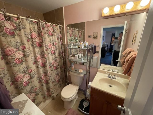 1907 WATERS EDGE DR #128, Newark, DE 19702