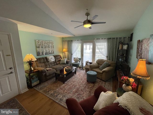 1907 WATERS EDGE DR #128, Newark, DE 19702