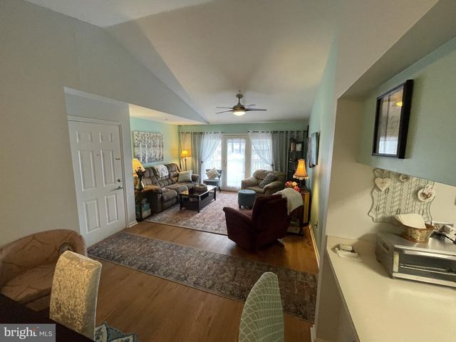 1907 WATERS EDGE DR #128, Newark, DE 19702