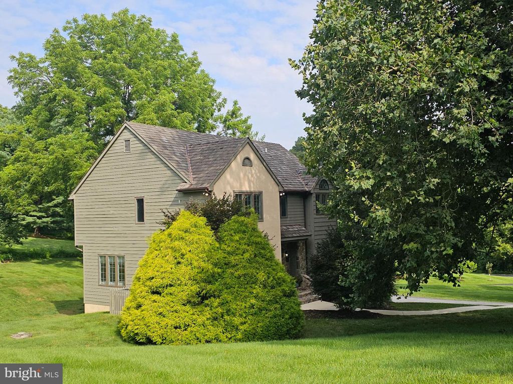 203 BARN HILL RD, West Chester, PA 19382