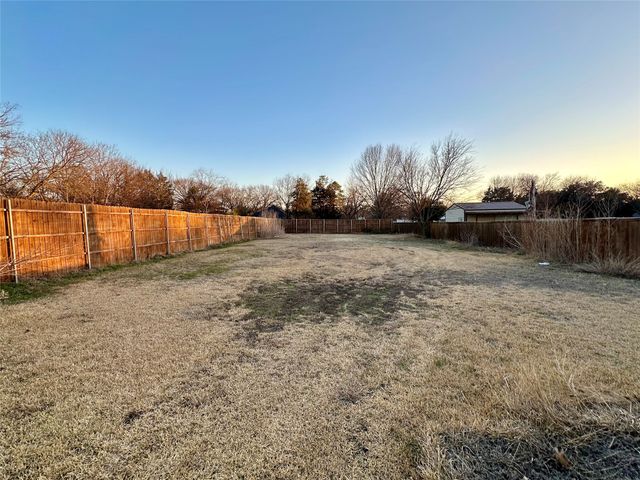 700 W College Street, Mesquite, TX 75149