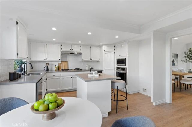 13033 Magnolia, Sherman Oaks, CA 91423