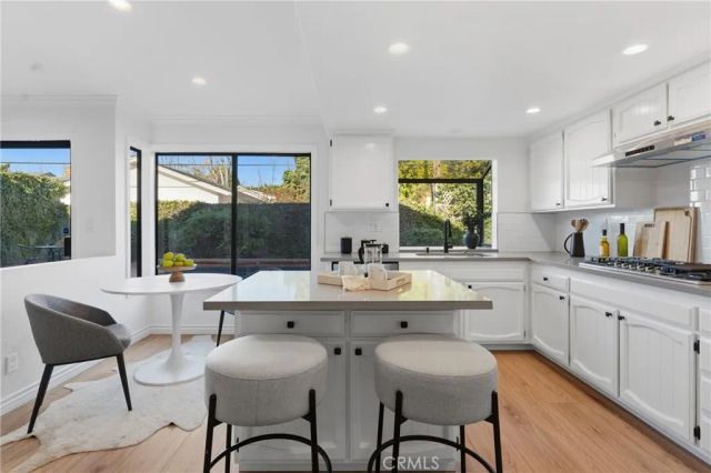 13033 Magnolia, Sherman Oaks, CA 91423