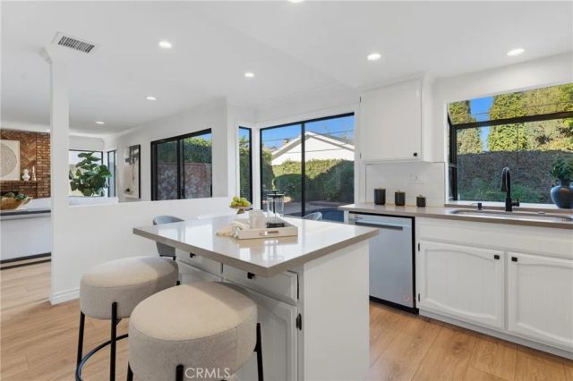 13033 Magnolia, Sherman Oaks, CA 91423