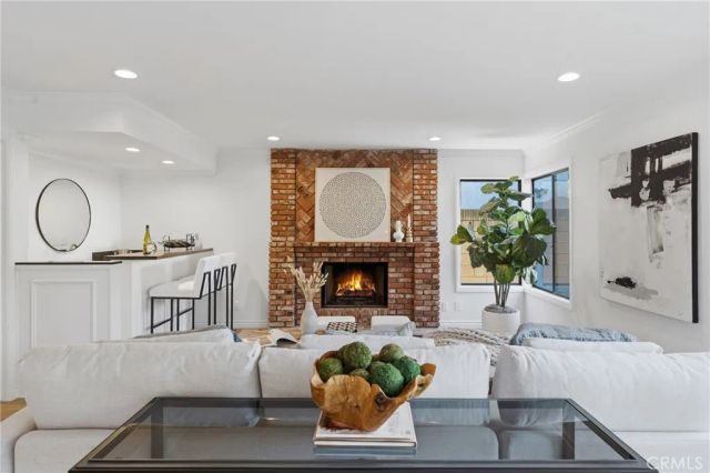 13033 Magnolia, Sherman Oaks, CA 91423