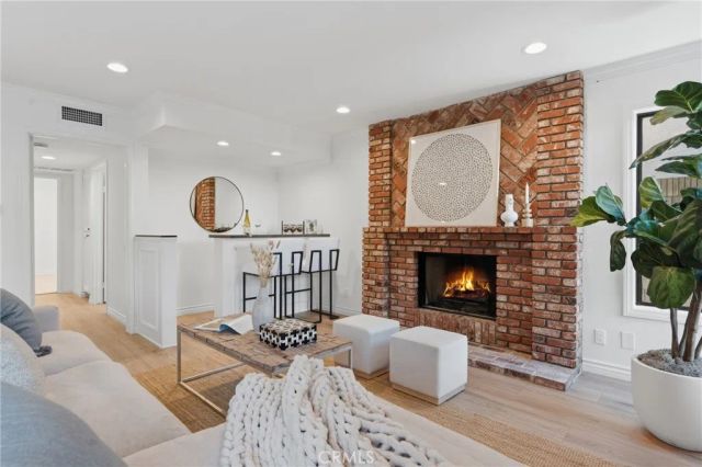 13033 Magnolia, Sherman Oaks, CA 91423