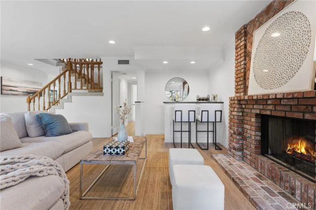 13033 Magnolia, Sherman Oaks, CA 91423