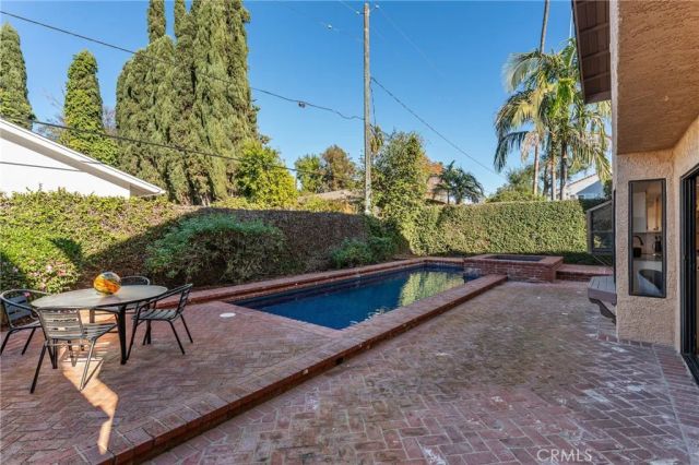 13033 Magnolia, Sherman Oaks, CA 91423
