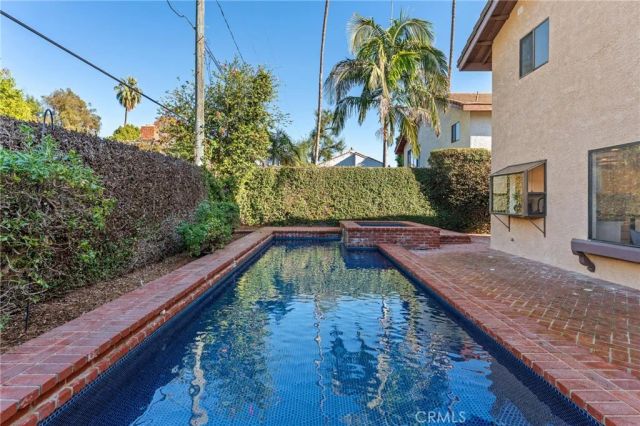 13033 Magnolia, Sherman Oaks, CA 91423