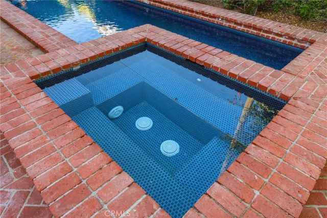 13033 Magnolia, Sherman Oaks, CA 91423