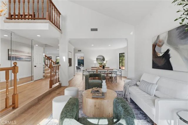 13033 Magnolia, Sherman Oaks, CA 91423