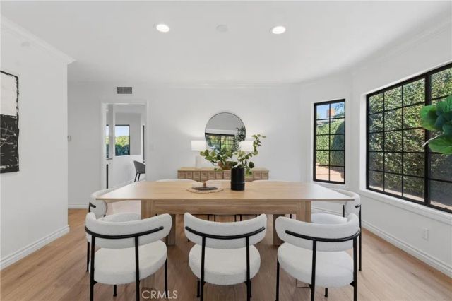 13033 Magnolia, Sherman Oaks, CA 91423