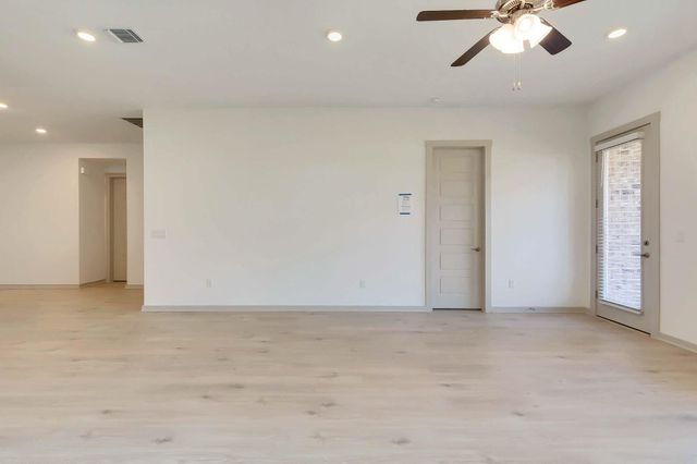 408 Tinto ST, Leander, TX 78641