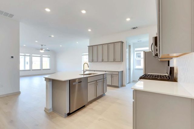 408 Tinto ST, Leander, TX 78641