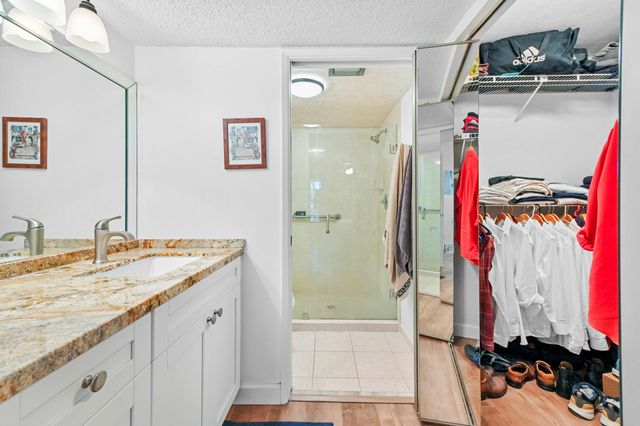 9244 Flynn Circle Apt 2, Boca Raton, FL 33496