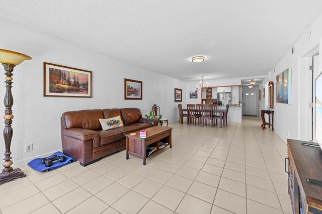 9244 Flynn Circle Apt 2, Boca Raton, FL 33496