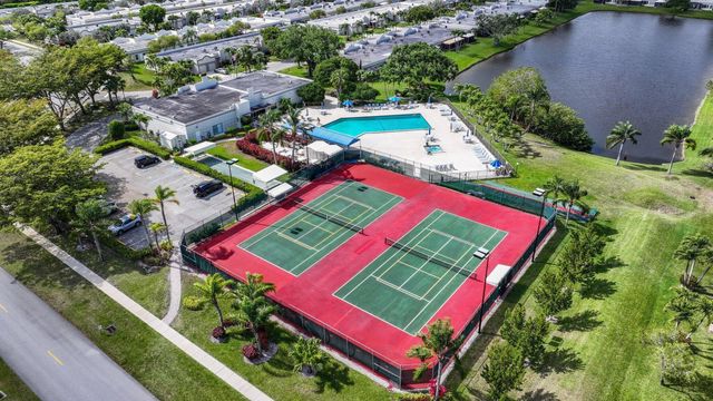 9244 Flynn Circle Apt 2, Boca Raton, FL 33496