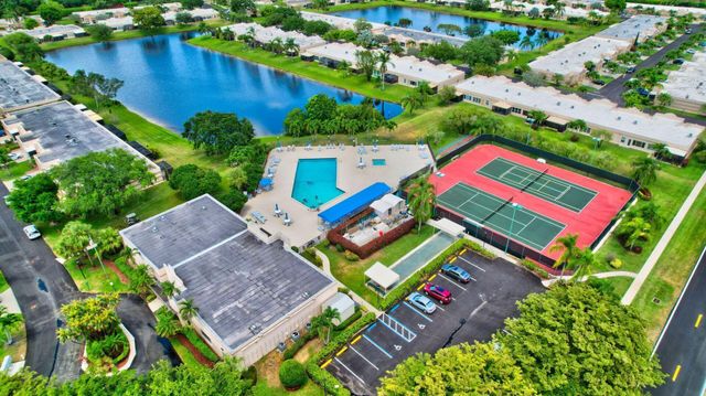 9244 Flynn Circle Apt 2, Boca Raton, FL 33496