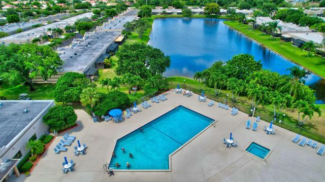 9244 Flynn Circle Apt 2, Boca Raton, FL 33496
